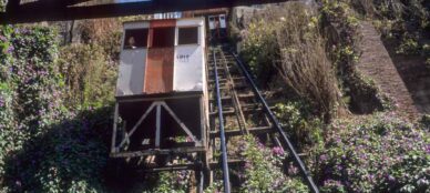 Chile Valparaiso funicular