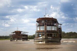 Luxury Delfin Amazon Cruises - Delfin II