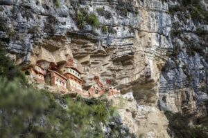 Peru Revash cliff tombs