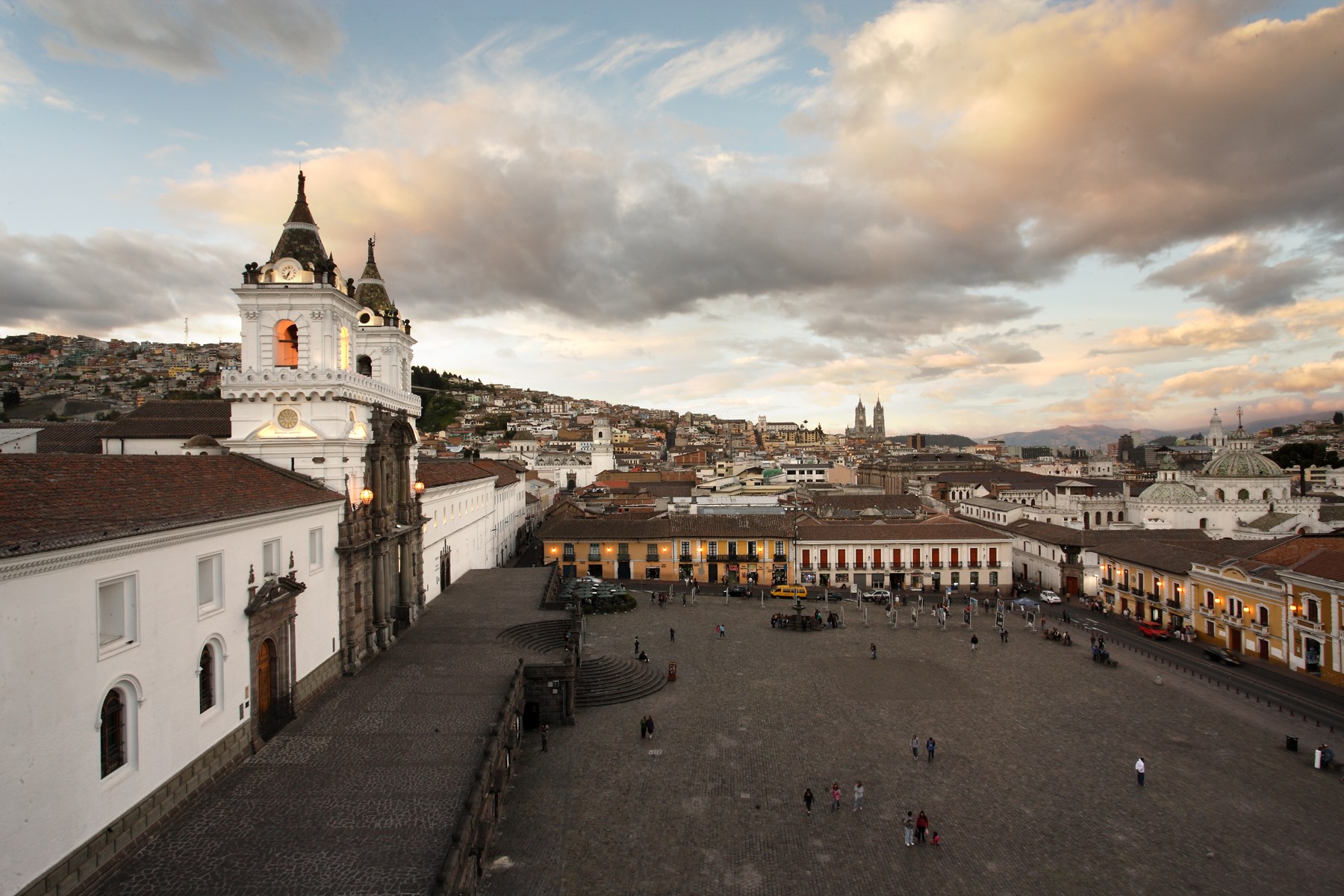 Quito San Francisco Square